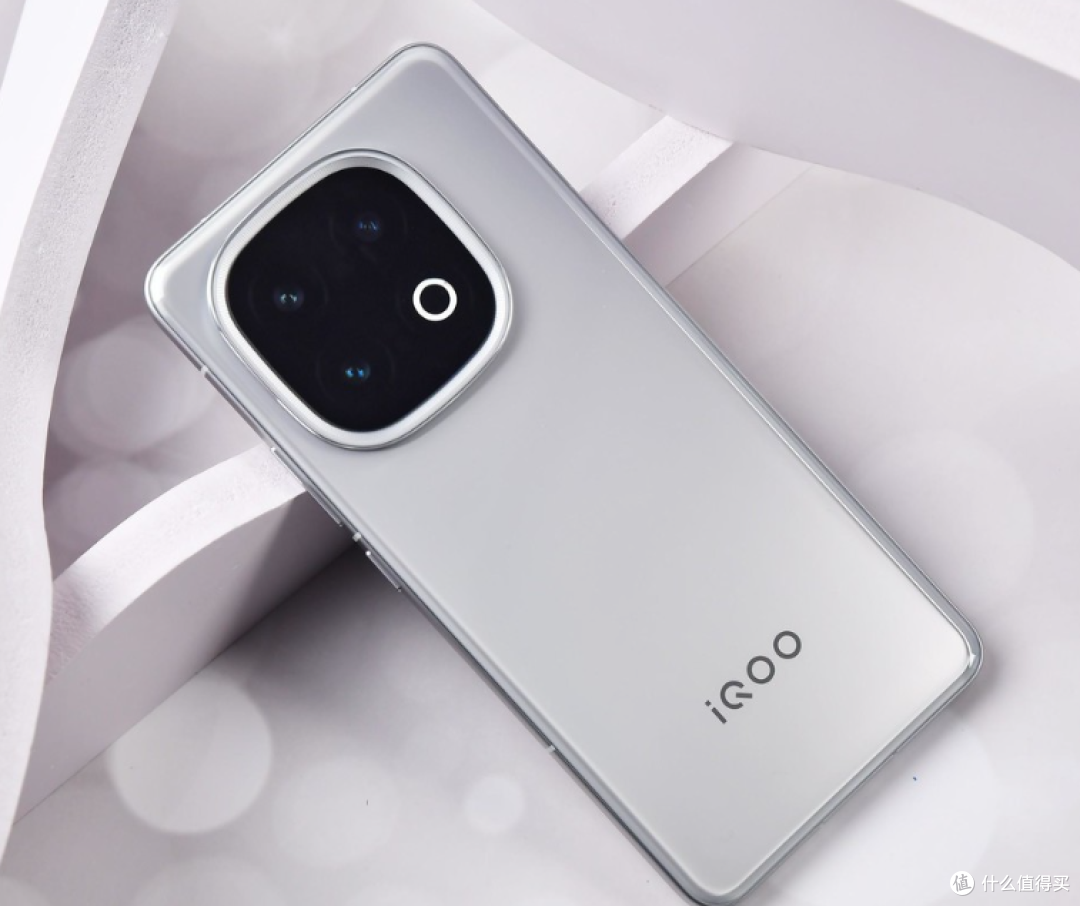 2024年最强旗舰手机盘点：性能与影像的全面对决！