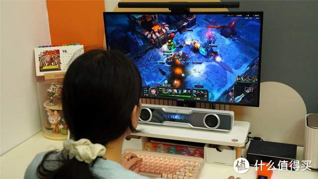 PAW3950传感器+无线8K+彩屏磁吸座充！黑爵AJ179APEX游戏鼠标评测