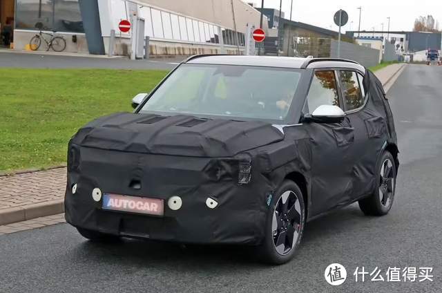 23万就能买？起亚全新纯电掀背EV2路试谍照曝光，续航里程超特斯拉Model 3！