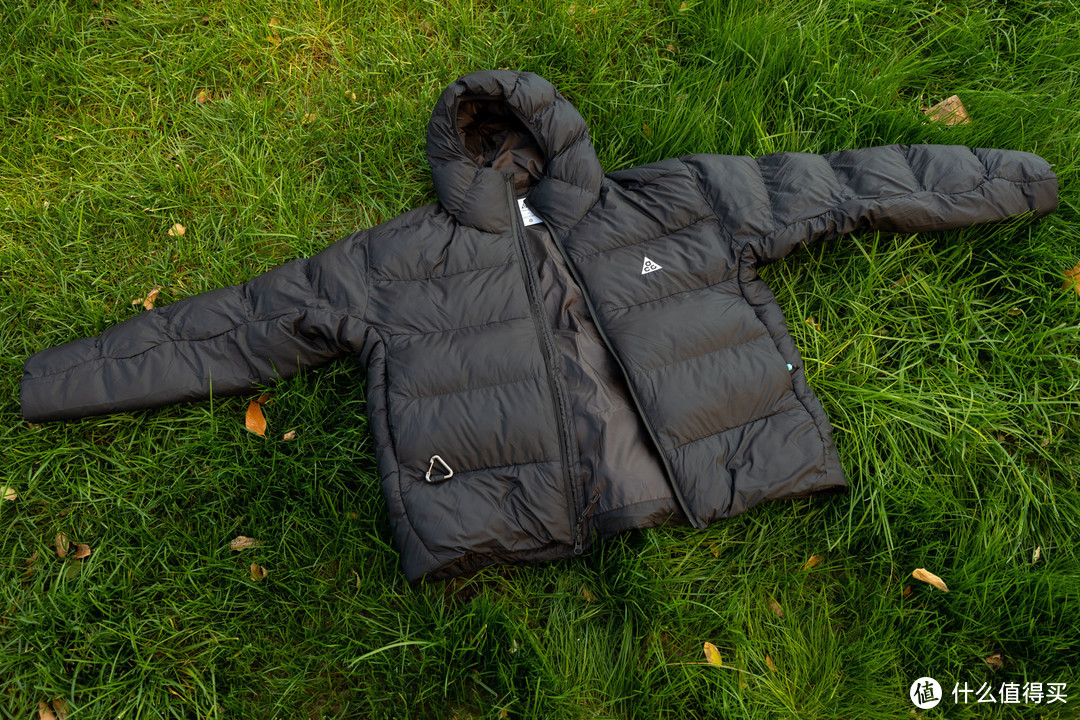 冬日出行，温暖随行：Nike ACG Lunar Lake Puffer PrimaLoft® Therma-FIT ADV 连帽夹克守护通勤之路