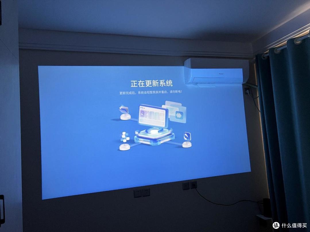 趁着双11+国补，500多入手一台哈趣Q1投影仪，顿时享受100寸大彩电搬进卧室的感觉！