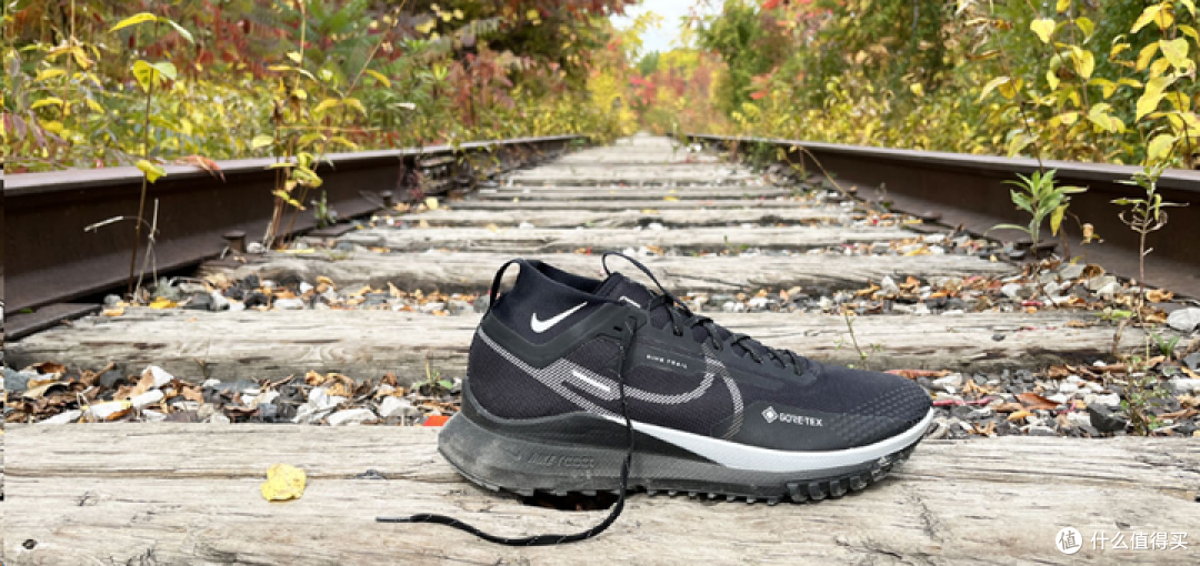 有哪些雨天也能穿的训练通勤两用缓震跑鞋推荐