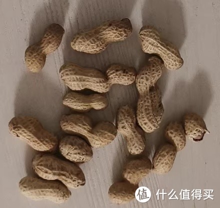 老街口蒜香花生：舌尖上的美味诱惑