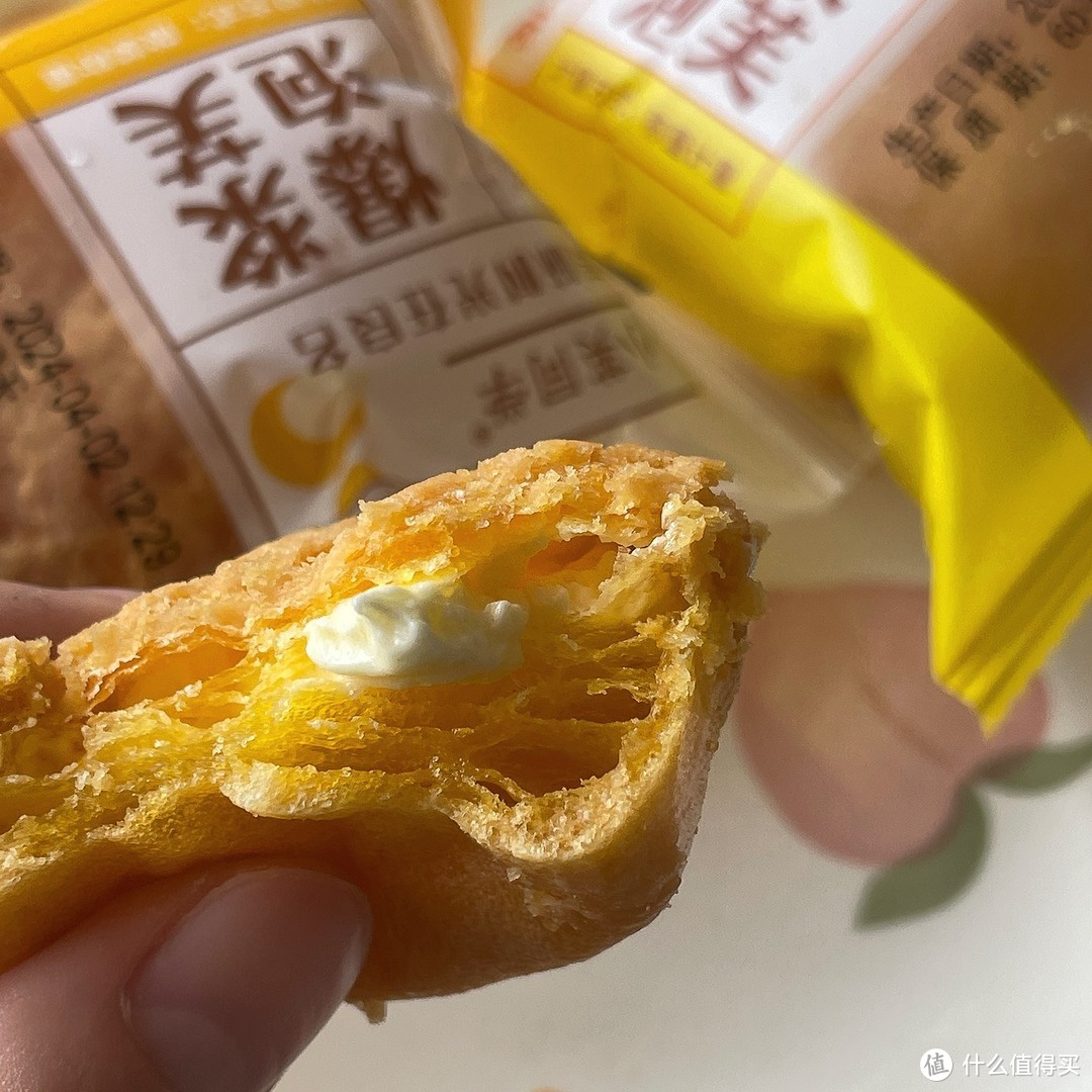 泡芙牛奶冰淇淋：网红休闲零食的独特魅力