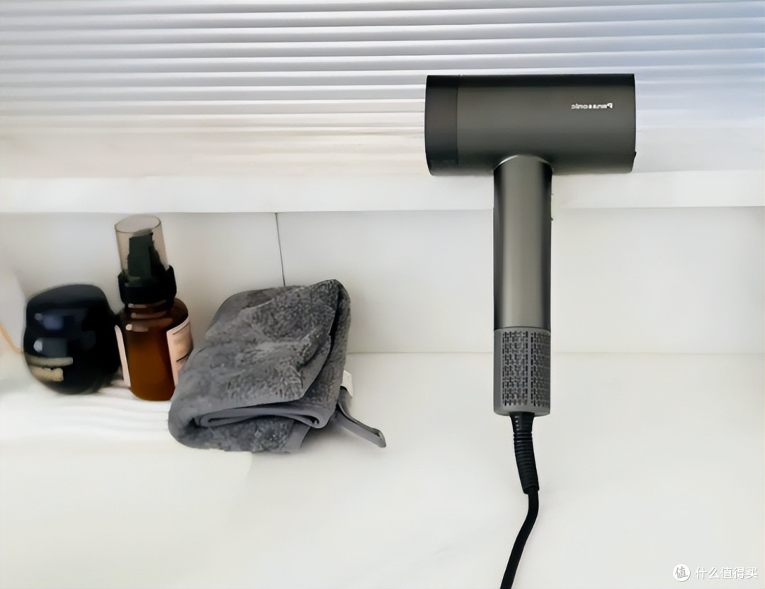 南方过冬，取暖器和空调哪个更实用？4种取暖器（小太阳、暖风机、油汀、踢脚线）和空调对比，哪种更好