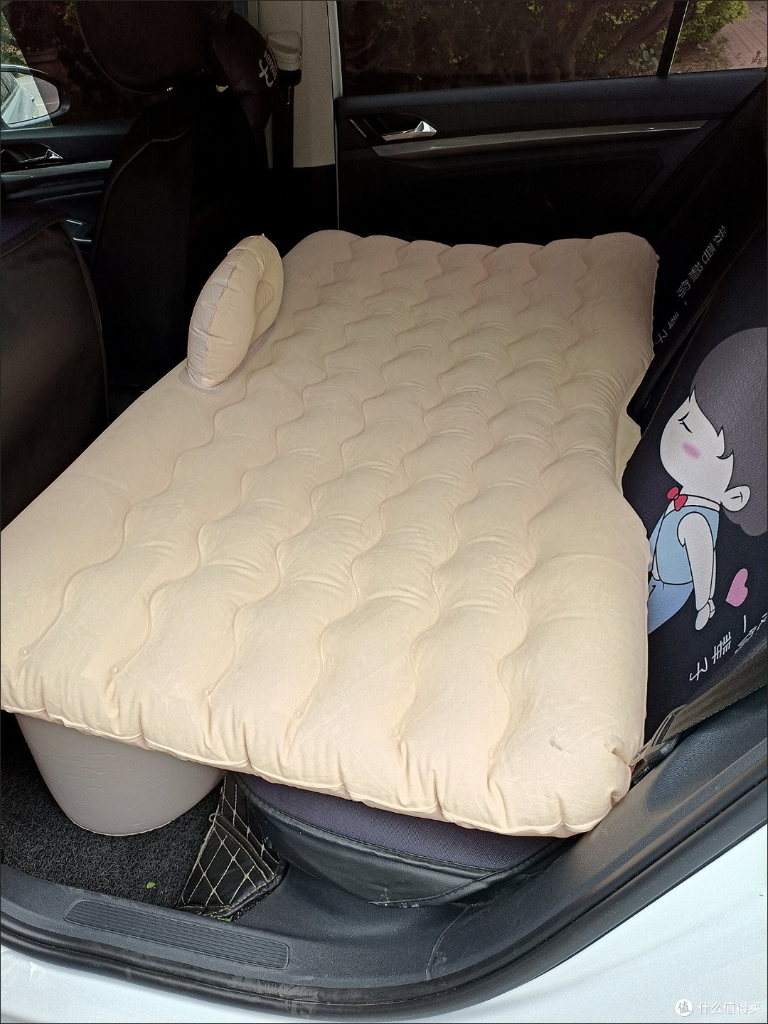 试试这款神奇的车载充气床!