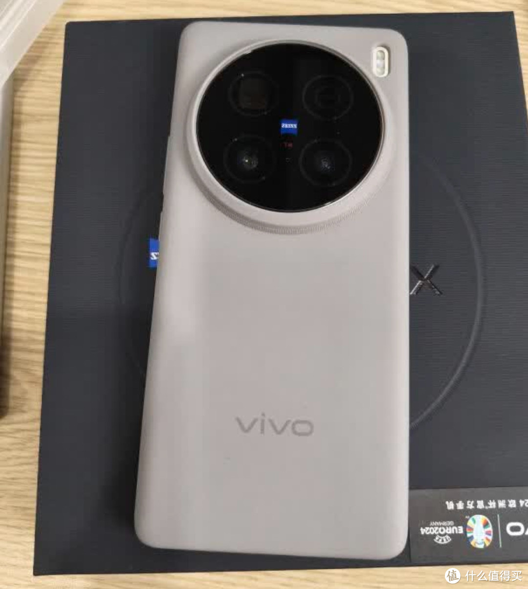 拍照旗舰 Vivo X100 Ultra：定格非凡瞬间