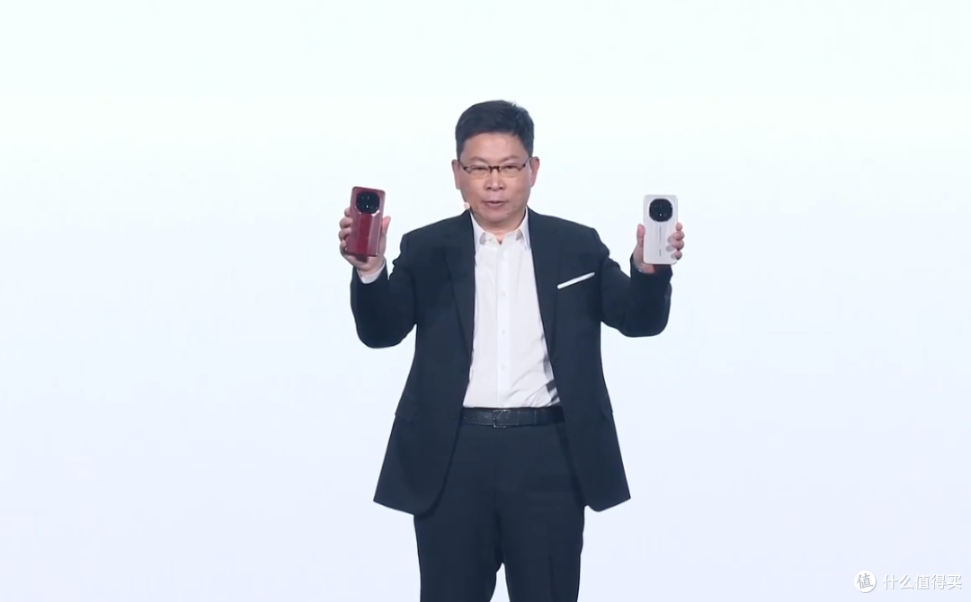 华为Mate70系列搭载100W有线快充和80W无线快充