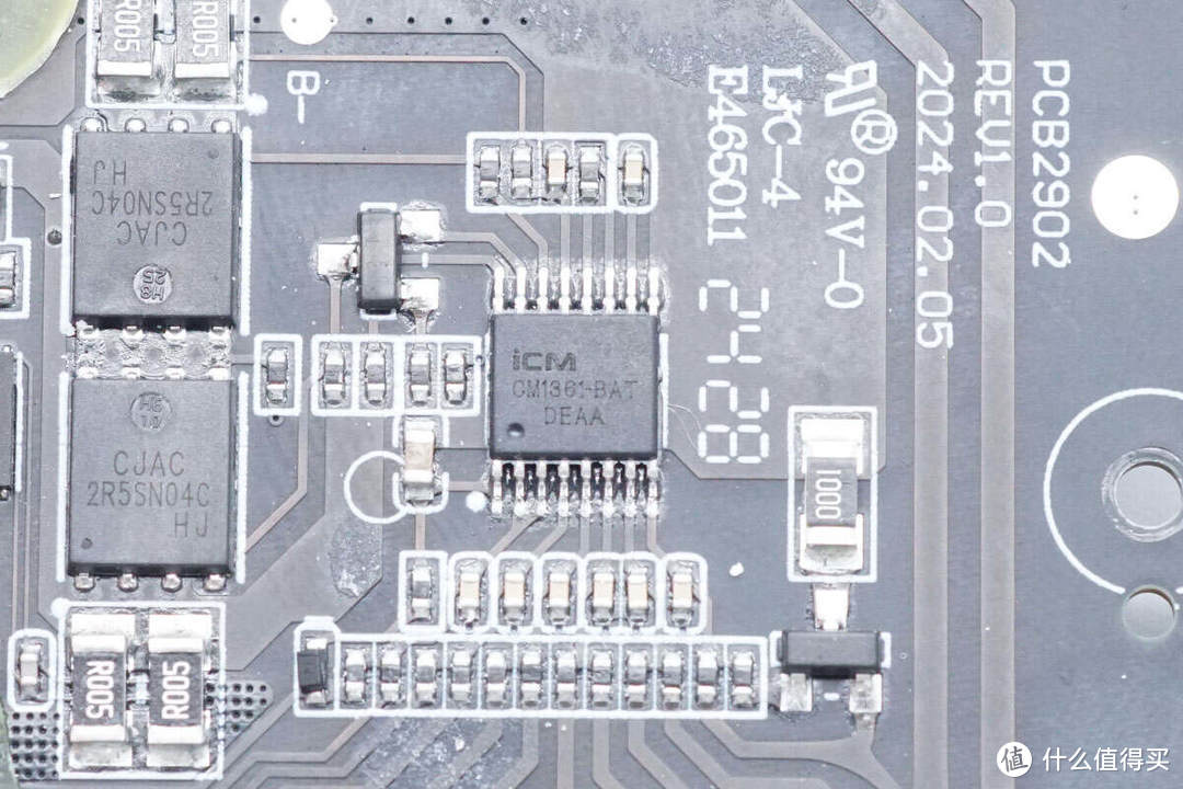 拆解报告：安克140W 24000mAh快充移动电源