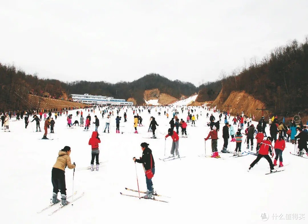 西峡老界岭滑雪场