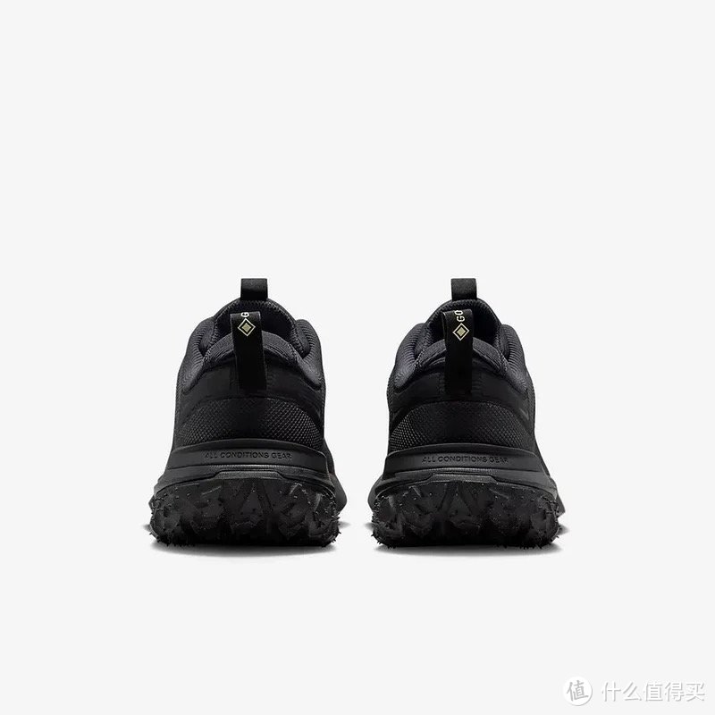 Nike ACG Mountain Fly 2：酷炫外观下的“脚部挑战”