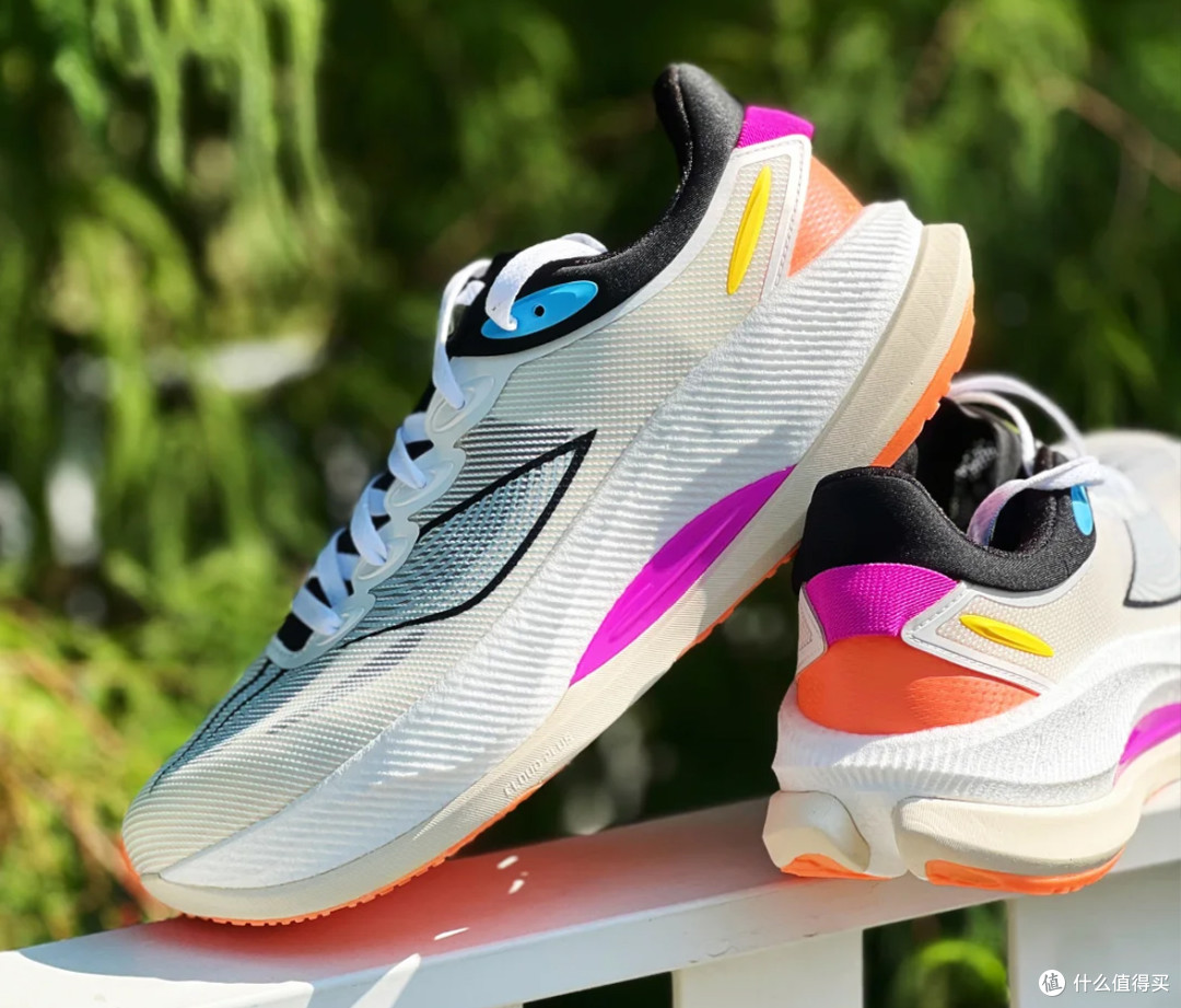 【24年跑鞋回顾】万字长文解析,各矩阵最值得买的15双跑鞋