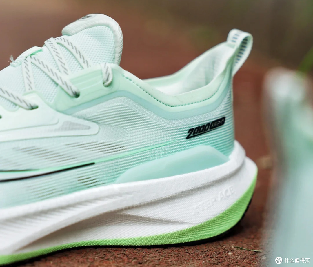 【24年跑鞋回顾】万字长文解析,各矩阵最值得买的15双跑鞋