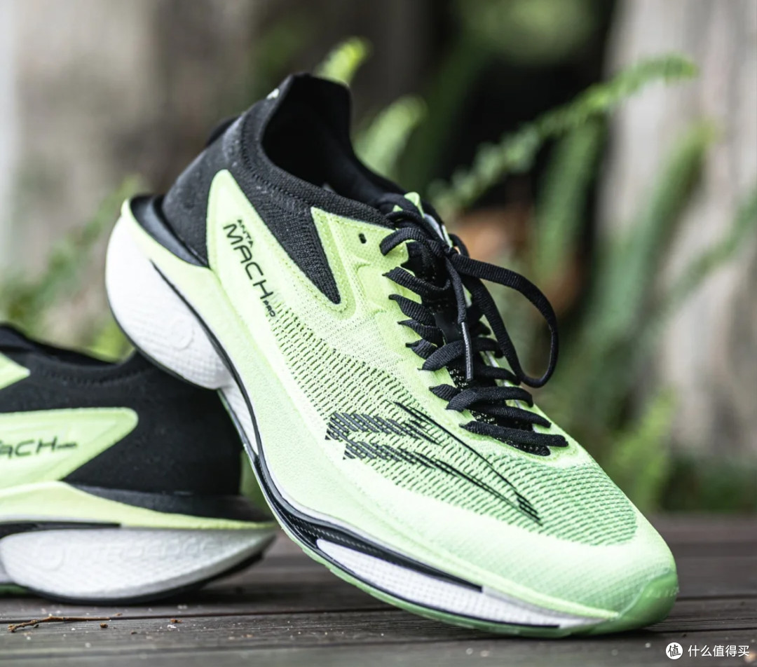 【24年跑鞋回顾】万字长文解析,各矩阵最值得买的15双跑鞋