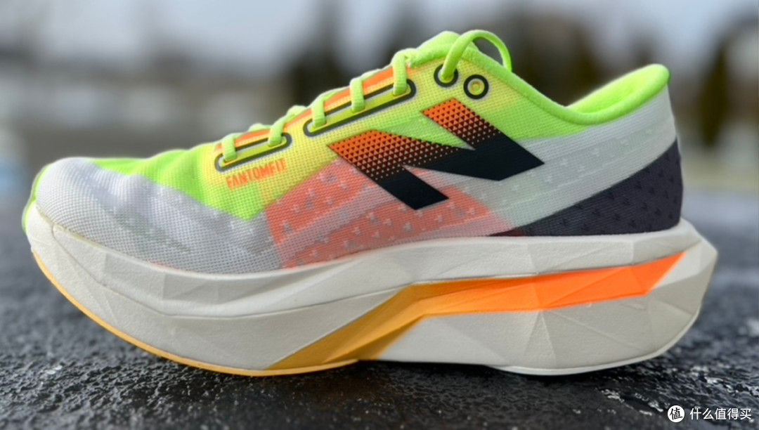 【24年跑鞋回顾】万字长文解析,各矩阵最值得买的15双跑鞋