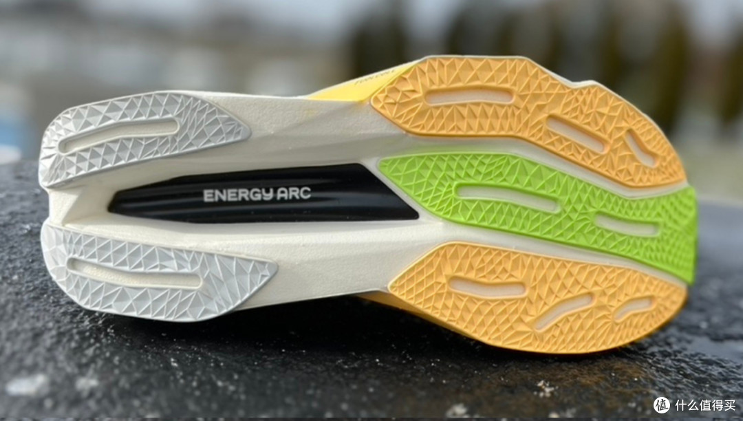 【24年跑鞋回顾】万字长文解析,各矩阵最值得买的15双跑鞋