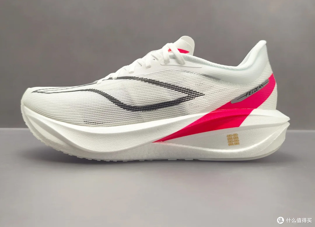 【24年跑鞋回顾】万字长文解析,各矩阵最值得买的15双跑鞋