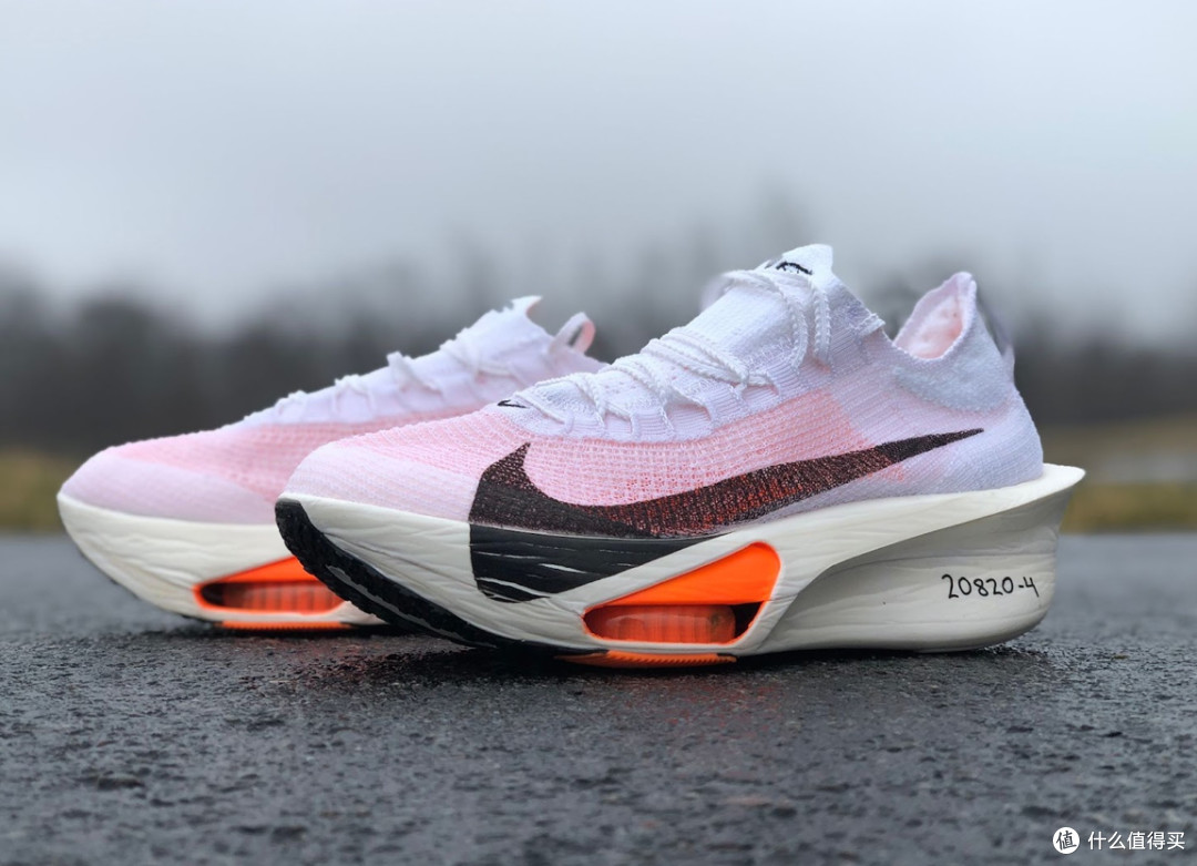 【24年跑鞋回顾】万字长文解析,各矩阵最值得买的15双跑鞋