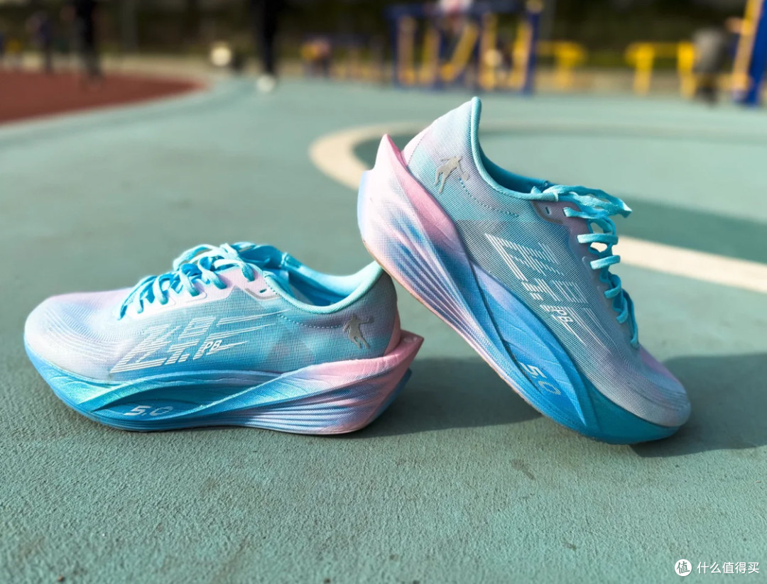 【24年跑鞋回顾】万字长文解析,各矩阵最值得买的15双跑鞋