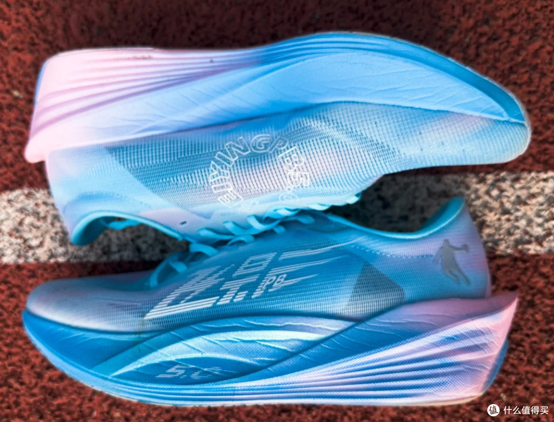 【24年跑鞋回顾】万字长文解析,各矩阵最值得买的15双跑鞋