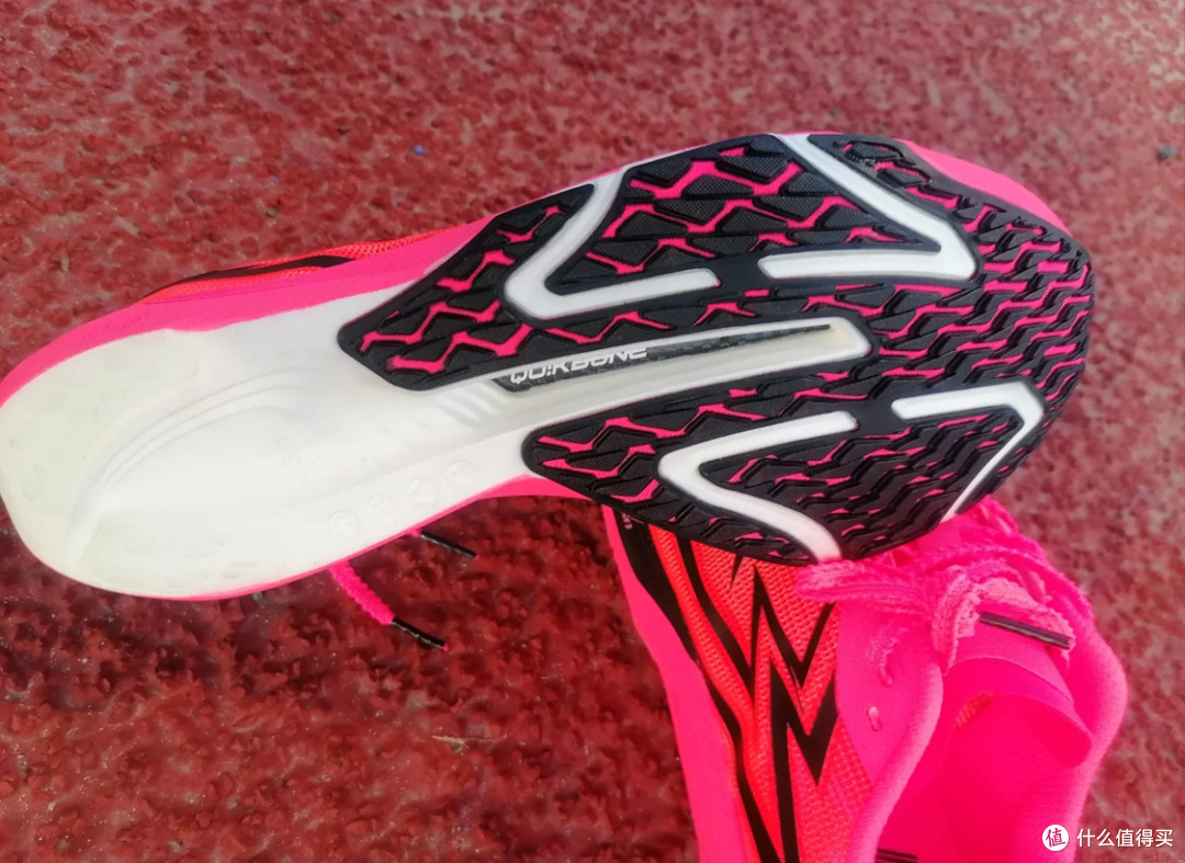 【24年跑鞋回顾】万字长文解析,各矩阵最值得买的15双跑鞋