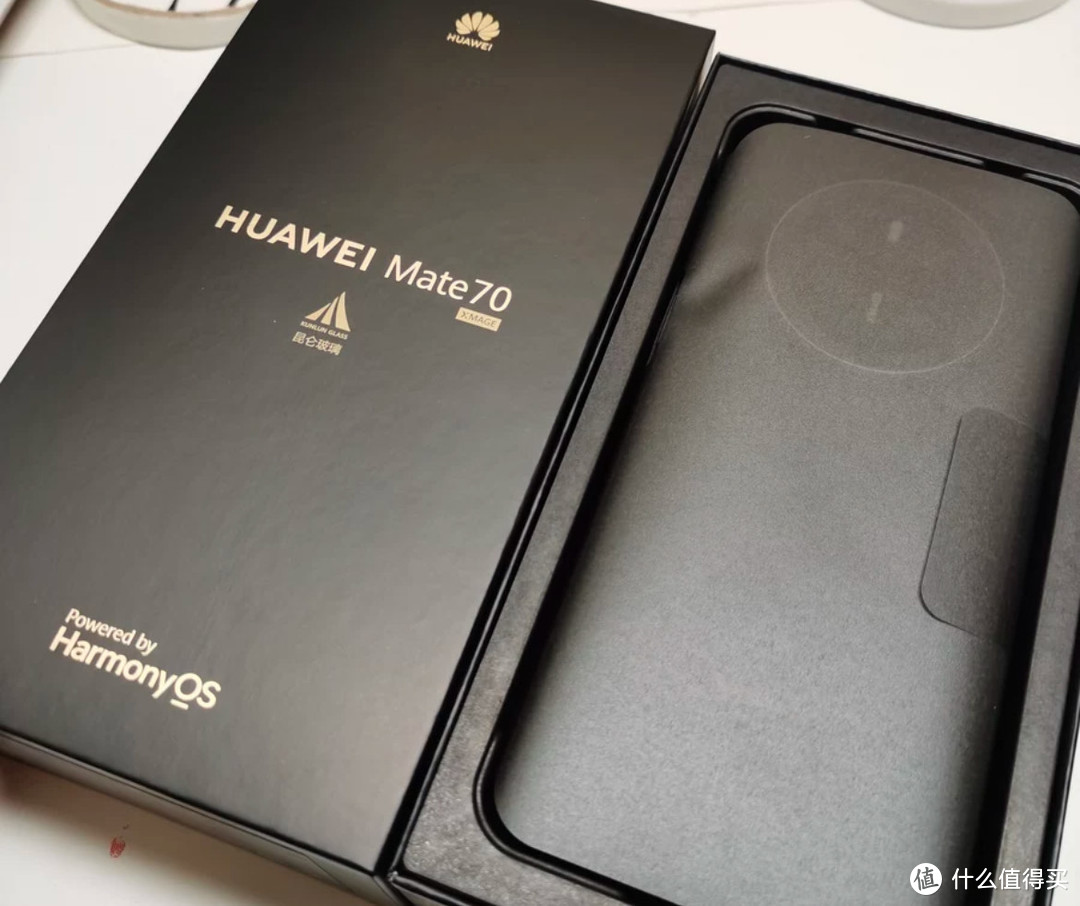 销量就是实力的HUAWEI Mate 70手机来了，你会考虑购买吗？