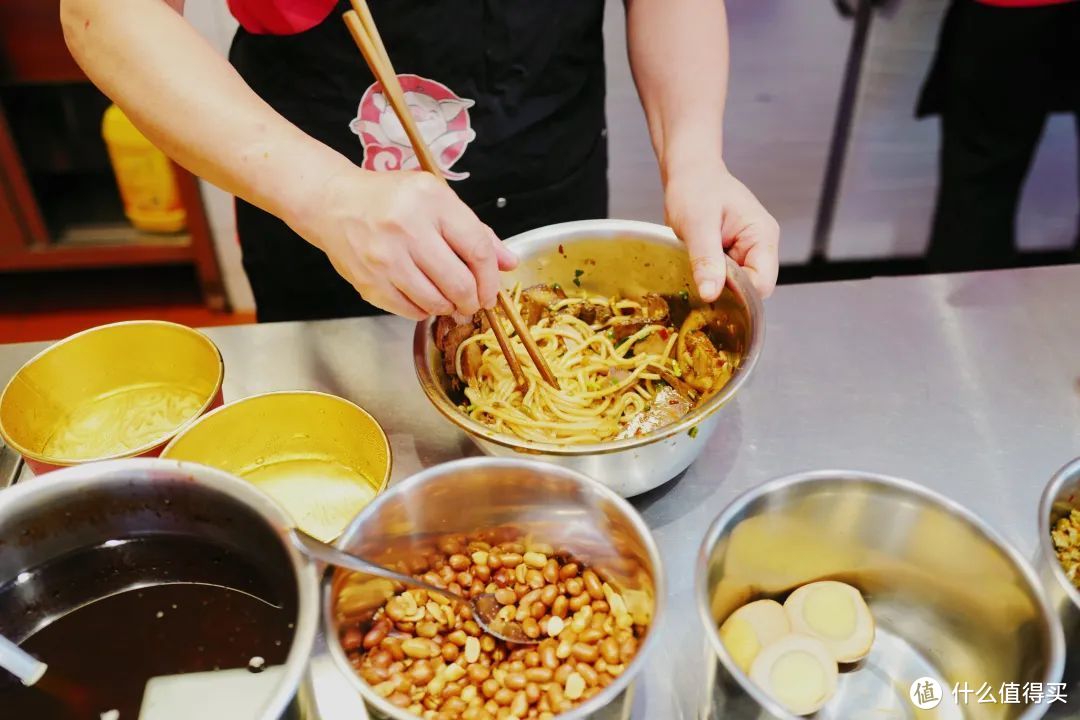 网红到不行的美食城市，竟然还能挖出这么多地道馆子