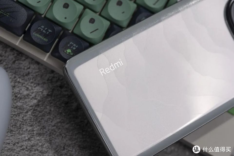 对小米 Redmi Note 14 Pro+进行了多维度暴力测试，我们看看结果