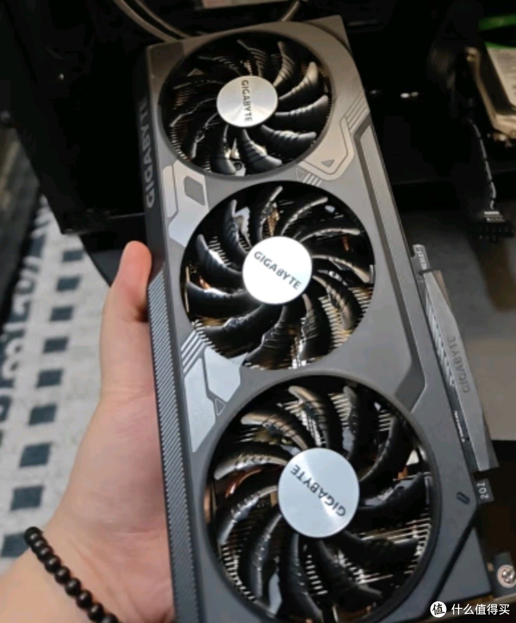 技嘉4070S显卡 风魔 GeForce RTX 4070SUPER WindForce 12G 