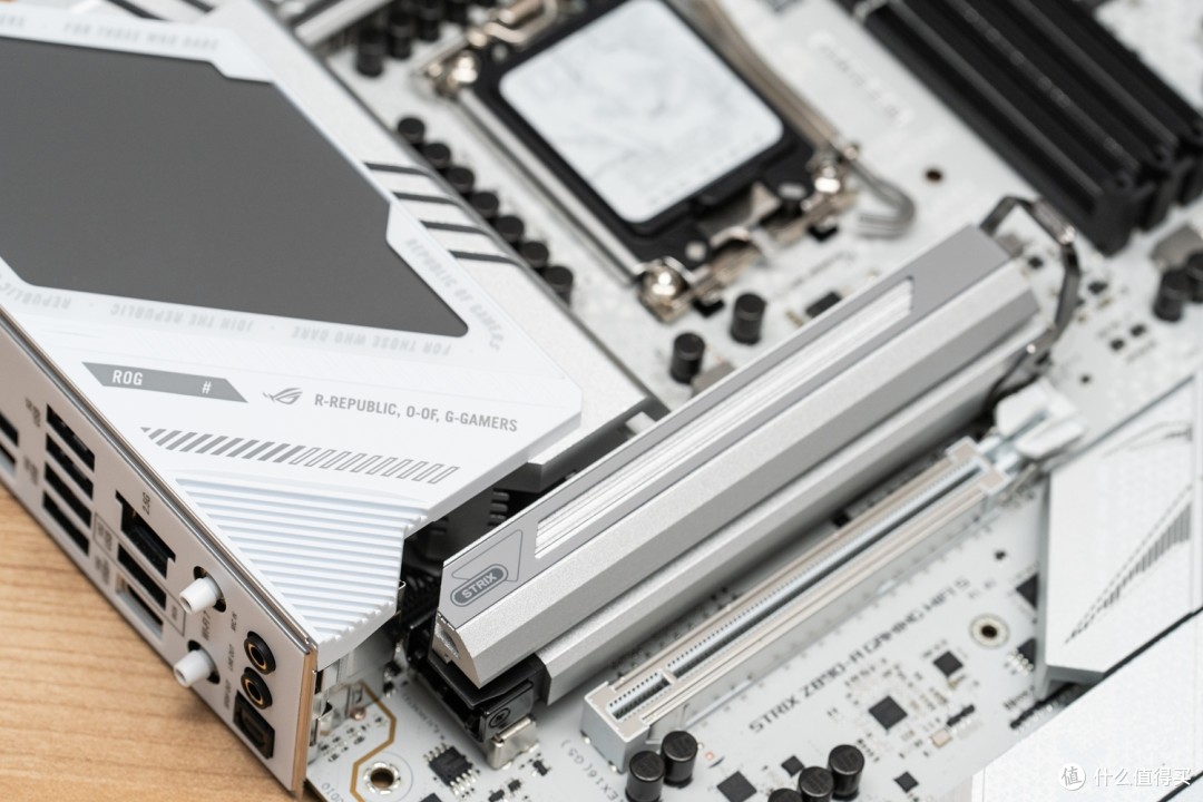 intel的B580成了？显卡三足鼎立了？傲世B580实测体验