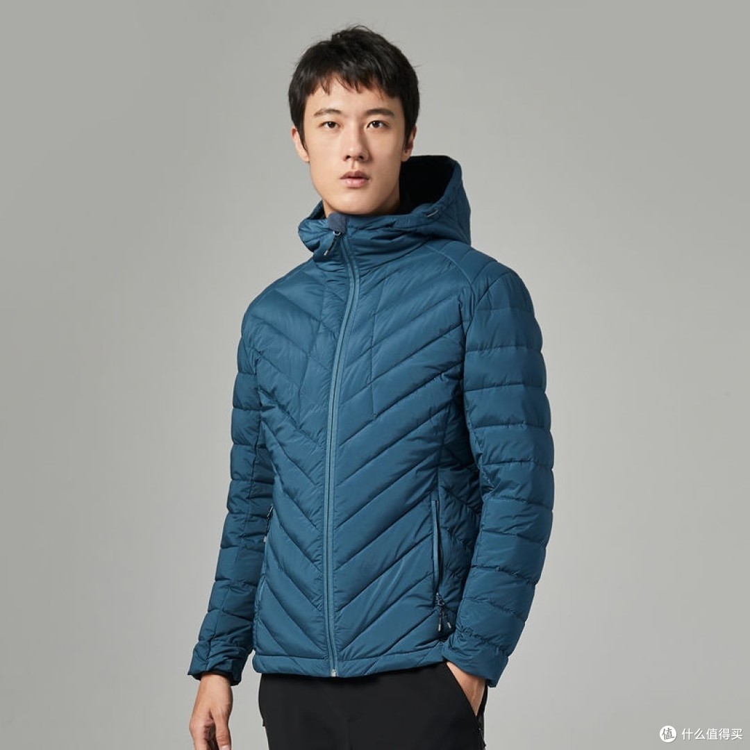 探路者鹅绒服清仓，亏本价150元，90鹅绒，充绒量235克，只要280