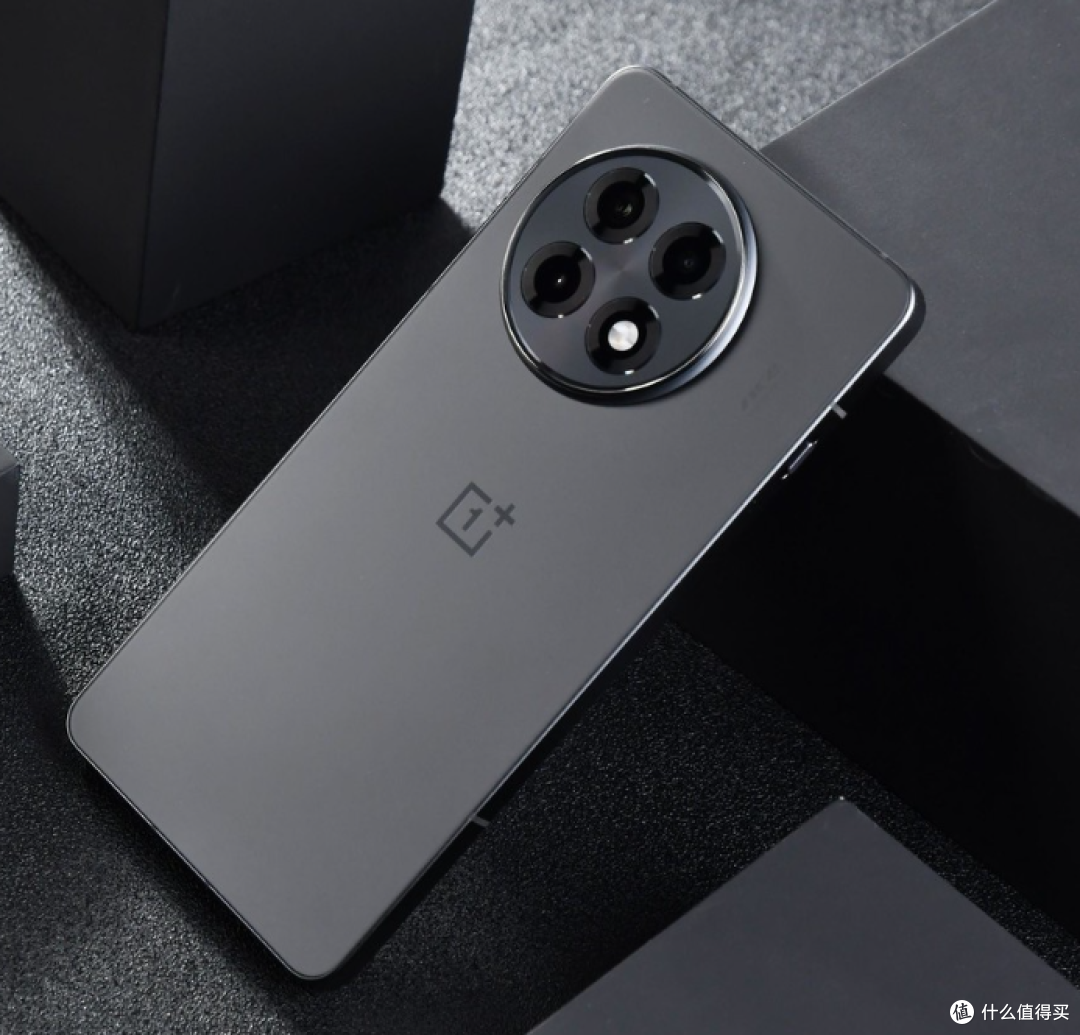 挑选2024年性价比最高的手机，真我、荣耀、iQOO...谁才是王者？