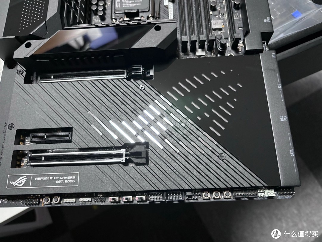 ROG Maximus Z790 Extreme：DIY装机的极致之选