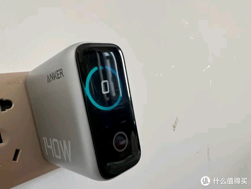 《ANKER 安克 140W 充电器套装——智能快充新体验》