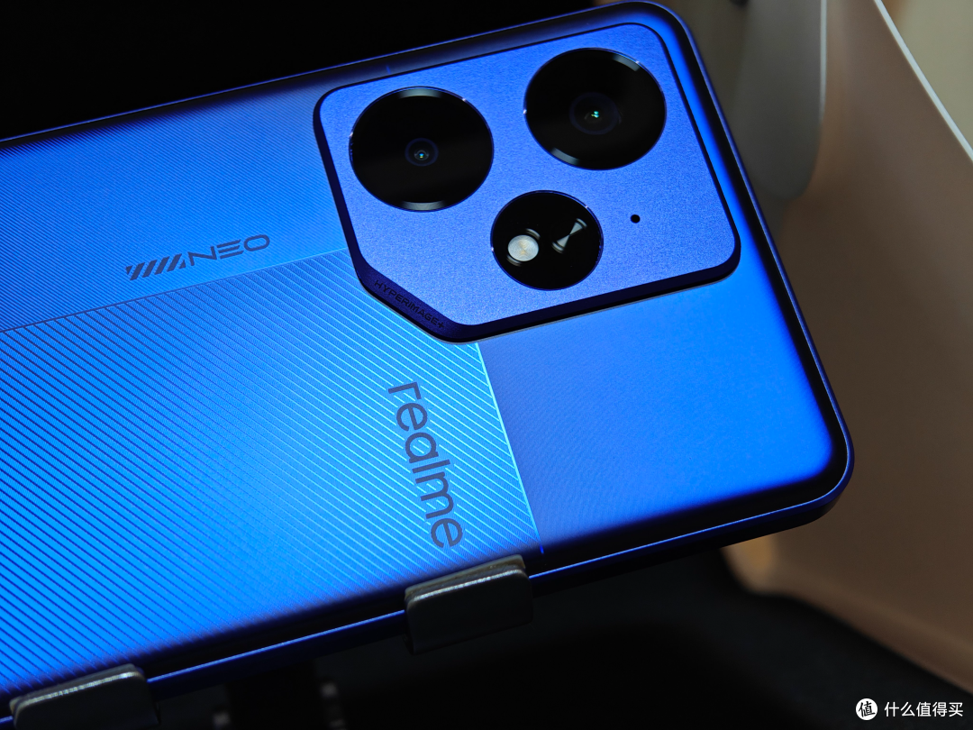 两千多的手机性价比最高的是哪款？2025年首选这四款：口碑公认！