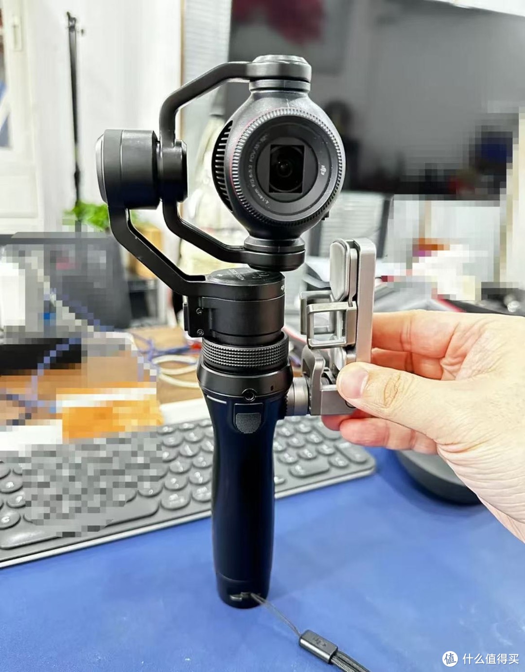 大疆 DJI Osmo Pocket 3口袋云台相机是一款令人瞩目的摄影神器。