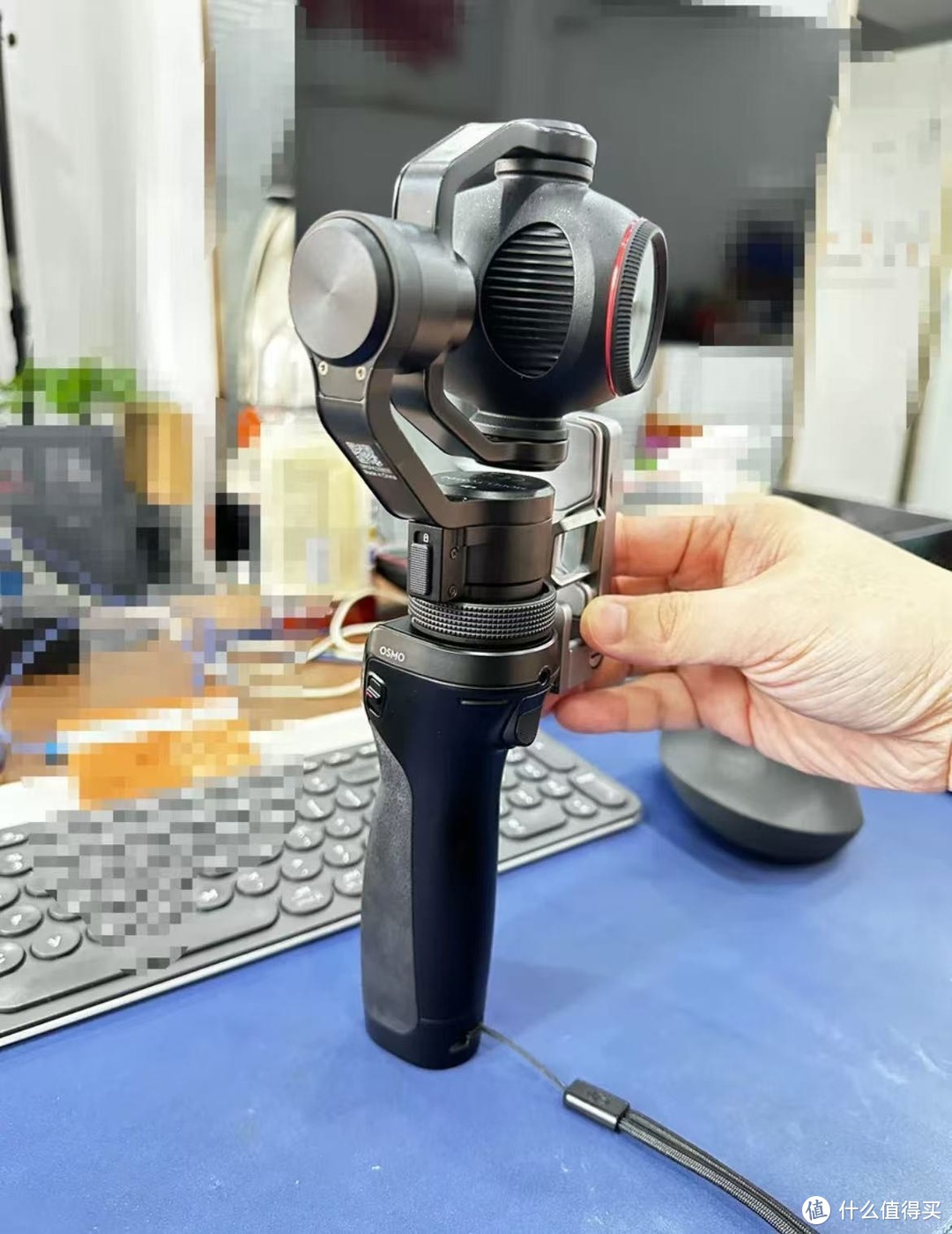 大疆 DJI Osmo Pocket 3口袋云台相机是一款令人瞩目的摄影神器。