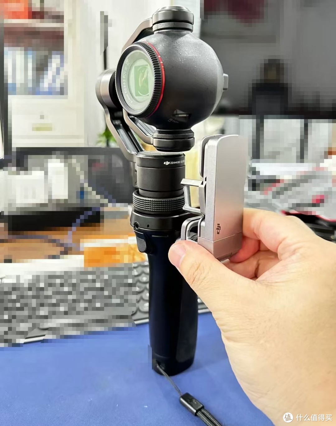 大疆 DJI Osmo Pocket 3口袋云台相机是一款令人瞩目的摄影神器。