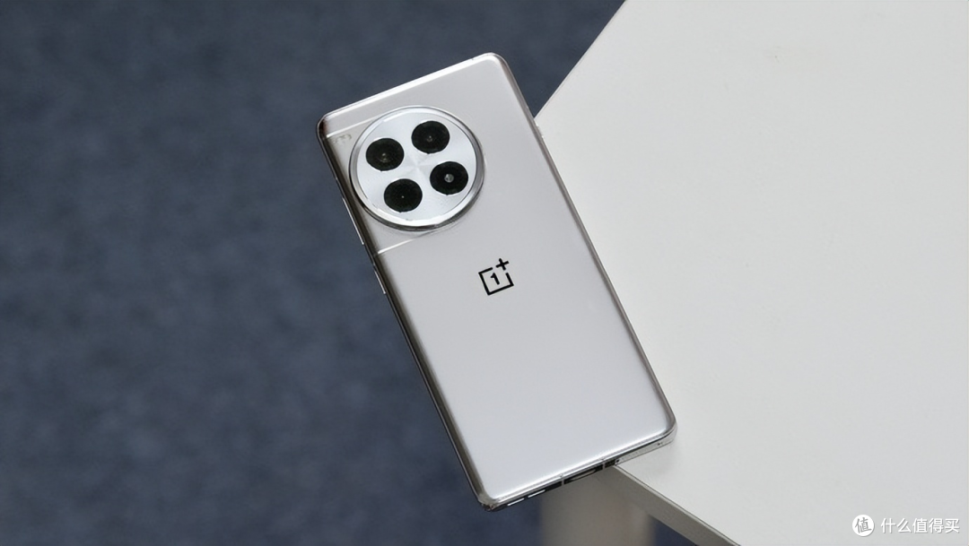 三款超值手机推荐，3000元左右值得购买，用三五年不成问题