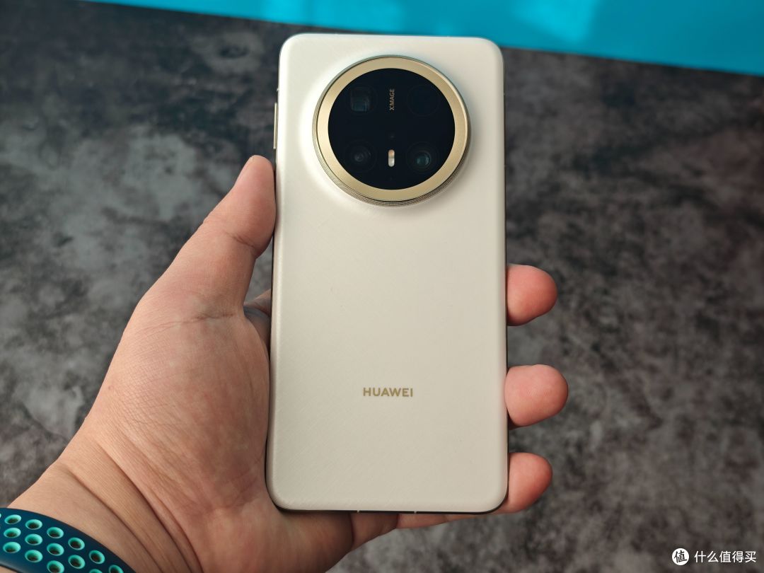横评|华为Mate70 Pro+ 小米15 Pro全方位对比 强弱一目了然