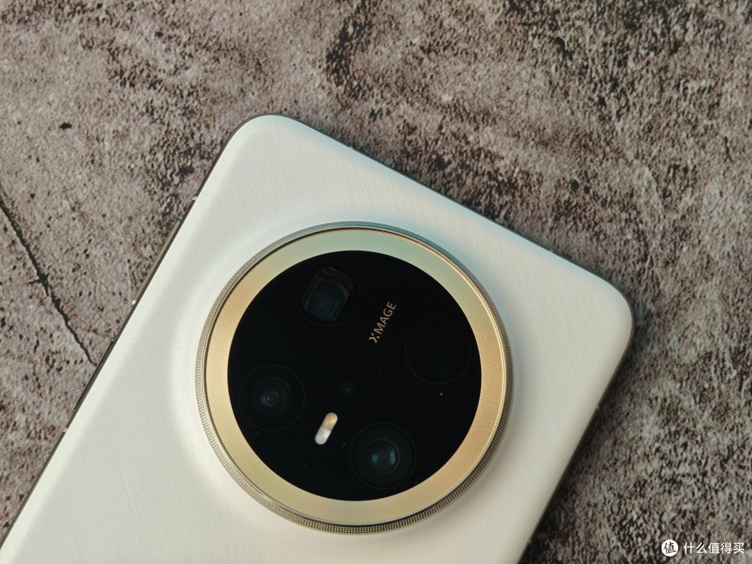 横评|华为Mate70 Pro+ 小米15 Pro全方位对比 强弱一目了然