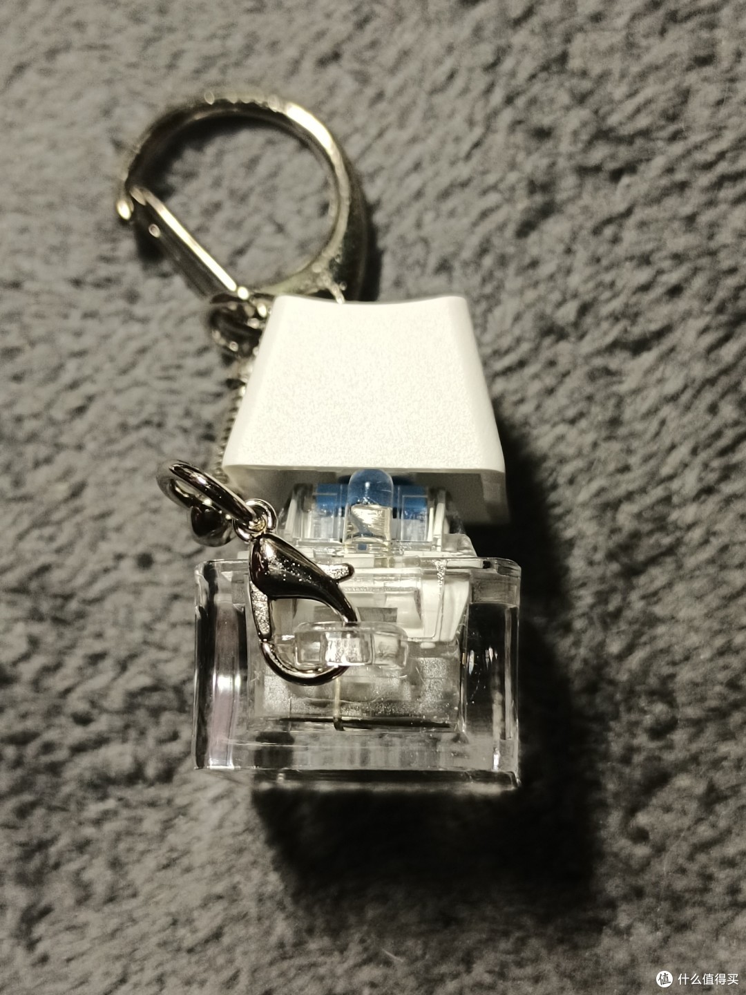 张大妈签到2800天，喜得机械键帽和8000元购物卡
