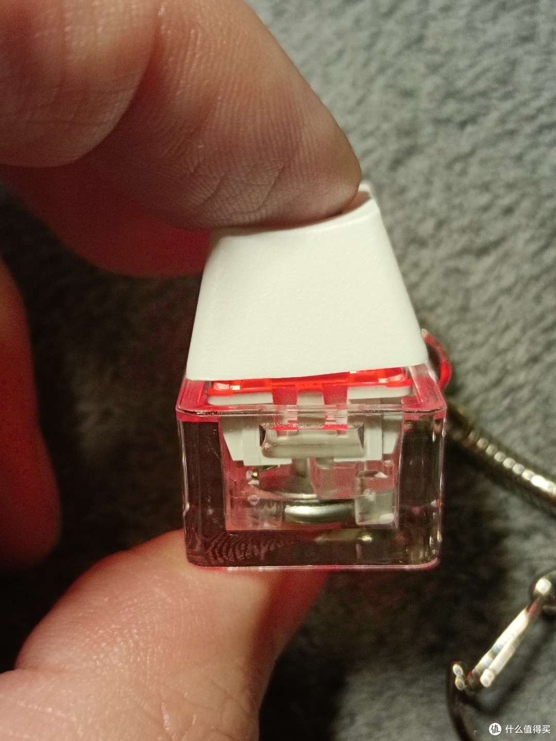 张大妈签到2800天，喜得机械键帽和8000元购物卡