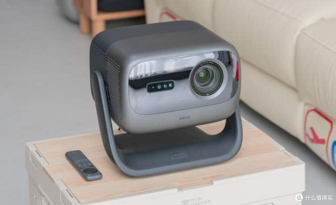 三色激光赋能，坚果投影从亏损20亿到盈利，穿越寒冬