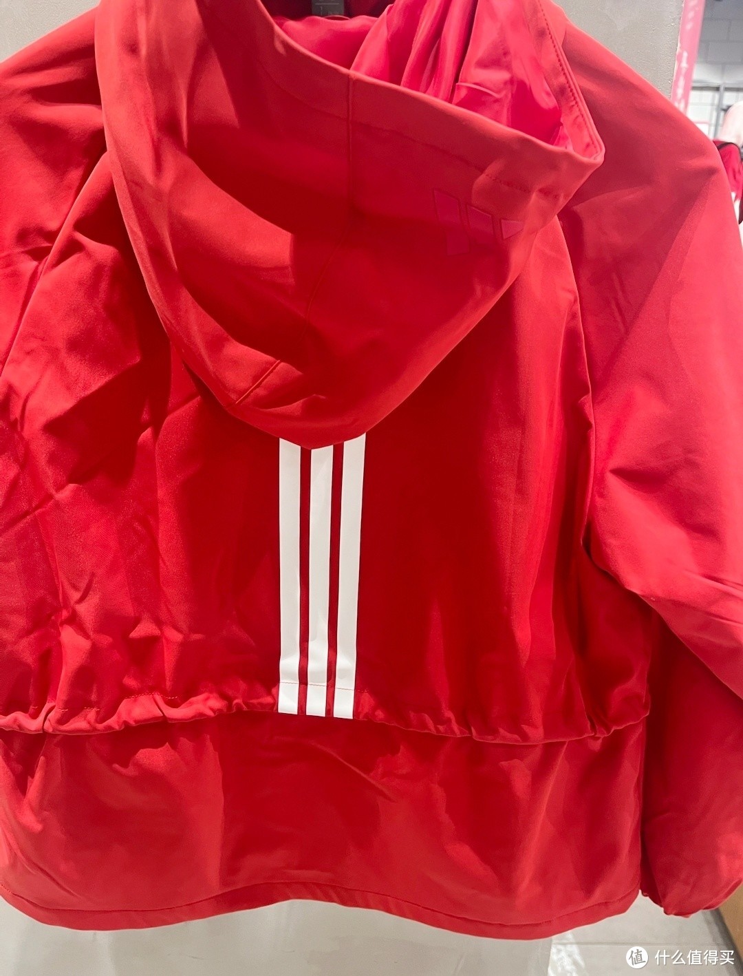 新年穿新衣：adidas蛇年限定夹克 能量红 