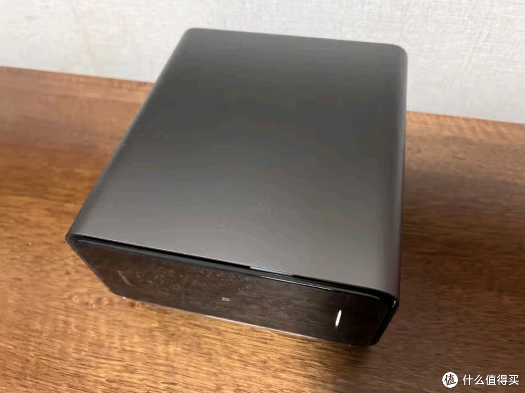 华为家庭存储8TB：Mate 70手机一碰扩容，打造智能家庭存储新体验