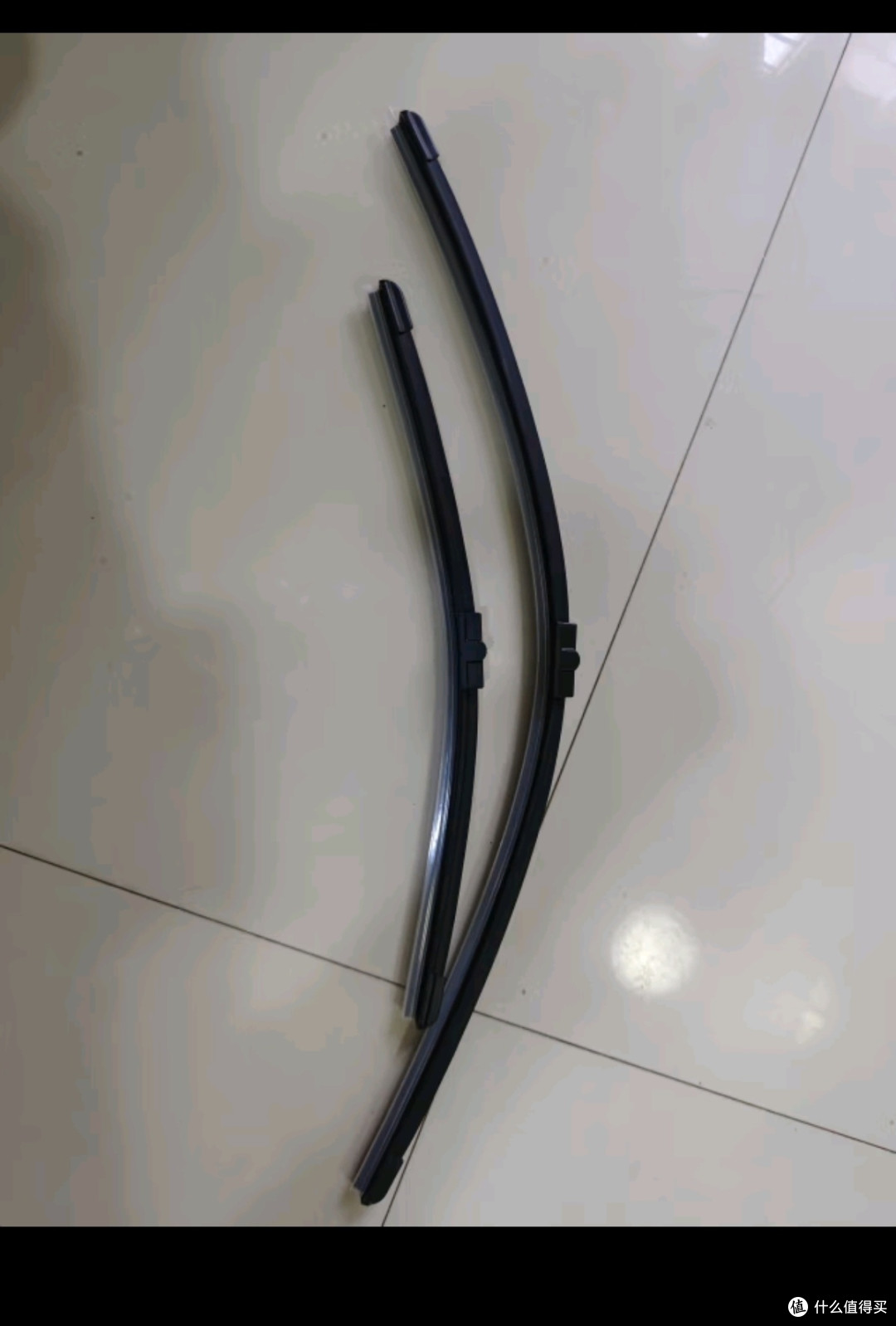 Escobilla limpiaparabrisas para Howo - Vista frontal