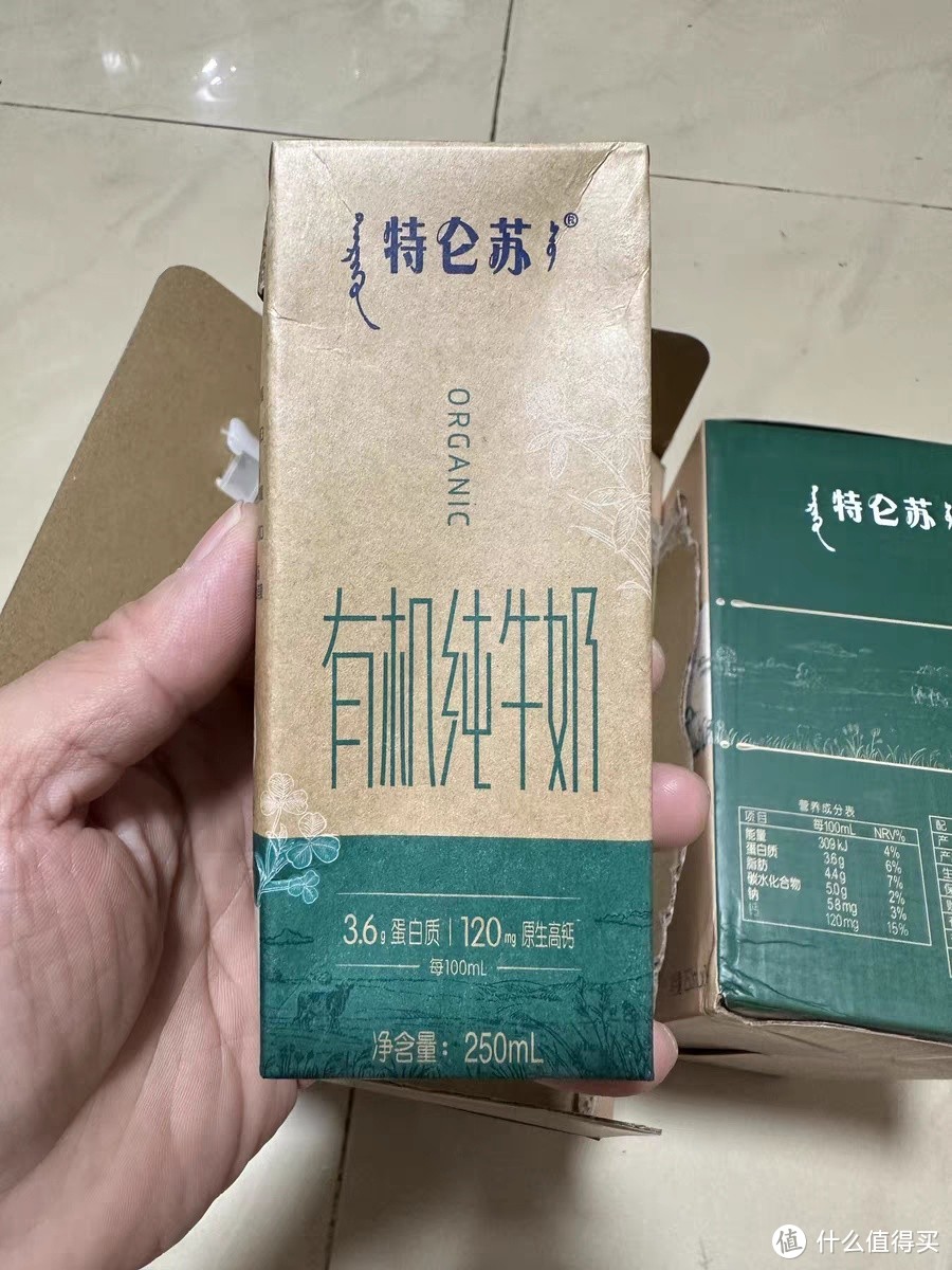 新春至，特仑苏有机纯牛奶为团圆餐桌添彩