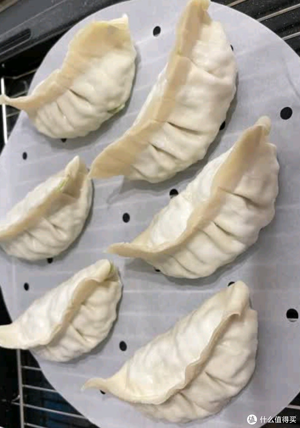 🥟韭菜猪肉大煎饺：单个65克的饱满美味，茶楼风味尽在其中！