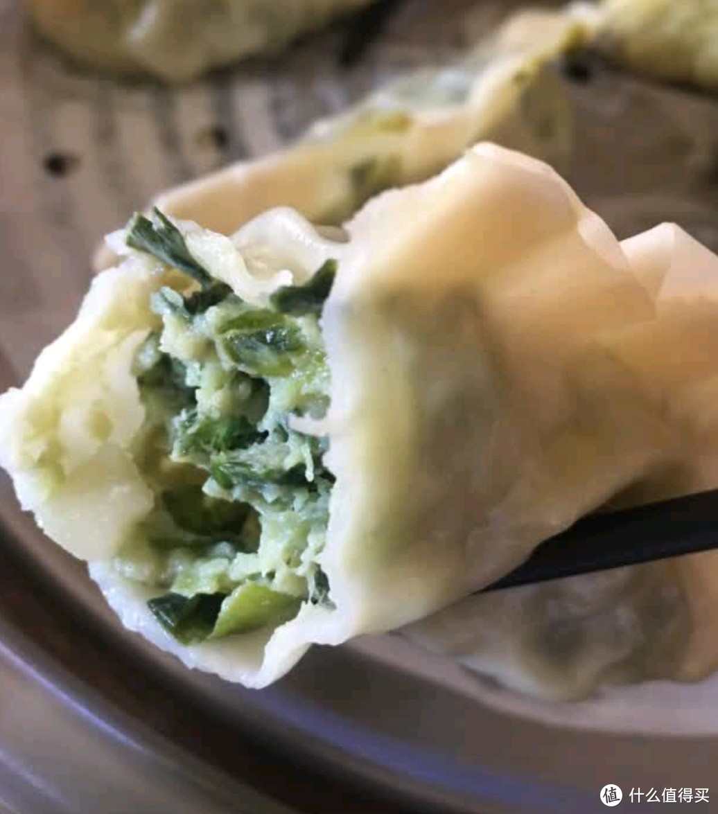 🥟韭菜猪肉大煎饺：单个65克的饱满美味，茶楼风味尽在其中！